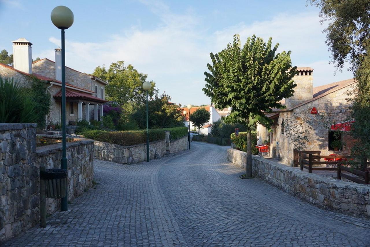 Quartos Confortaveis Em Casa Proximo Ao Mosteiro Баталья Экстерьер фото