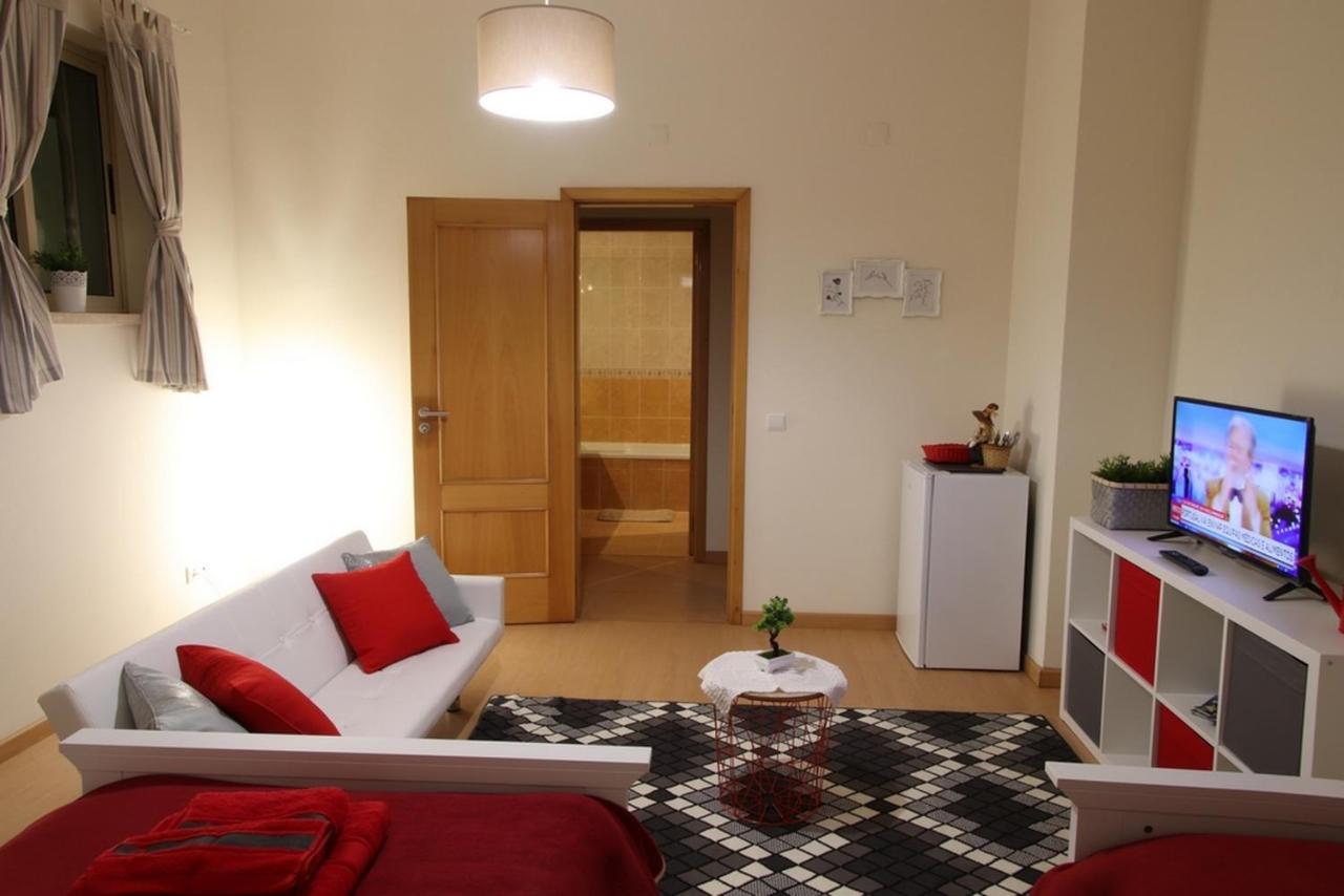 Quartos Confortaveis Em Casa Proximo Ao Mosteiro Баталья Экстерьер фото